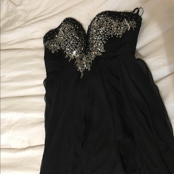 Black with silver detail prom dress - Picture 4 of 7